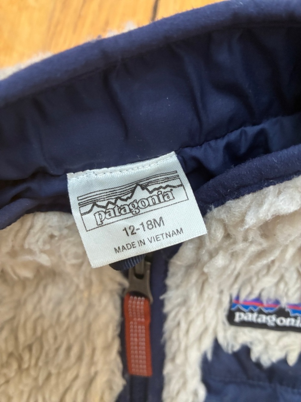 Patagonia Kids Cream Sherpa Jacket with Navy Accents - Picture 2 of 4